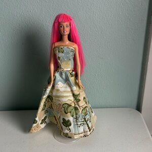 2001 Mattel Jam & Glam Barbie with Ever-Flex Waist and Changing hair